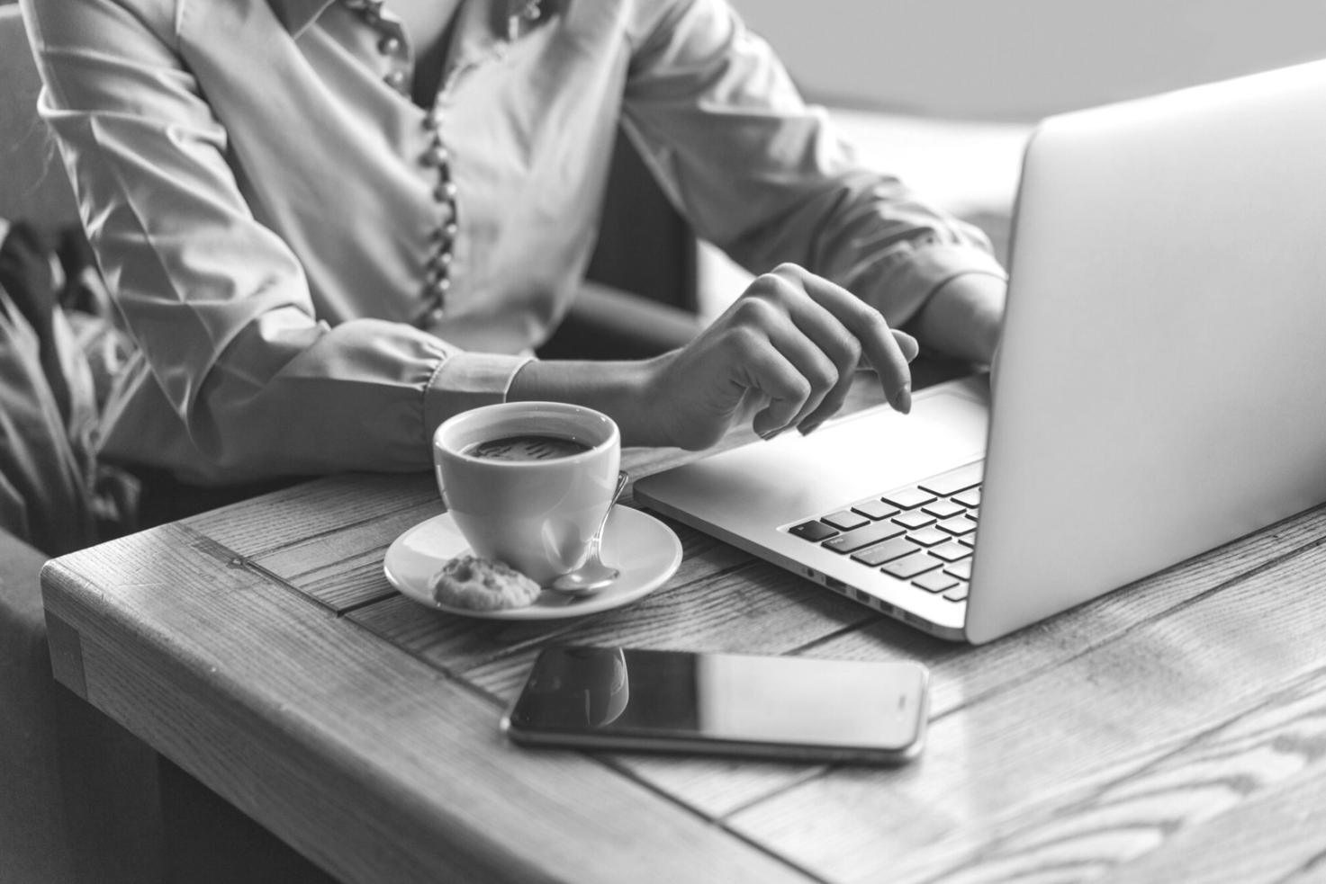 Strukturierter Finanz-Lernweg mit progressivem Kompetenzaufbau