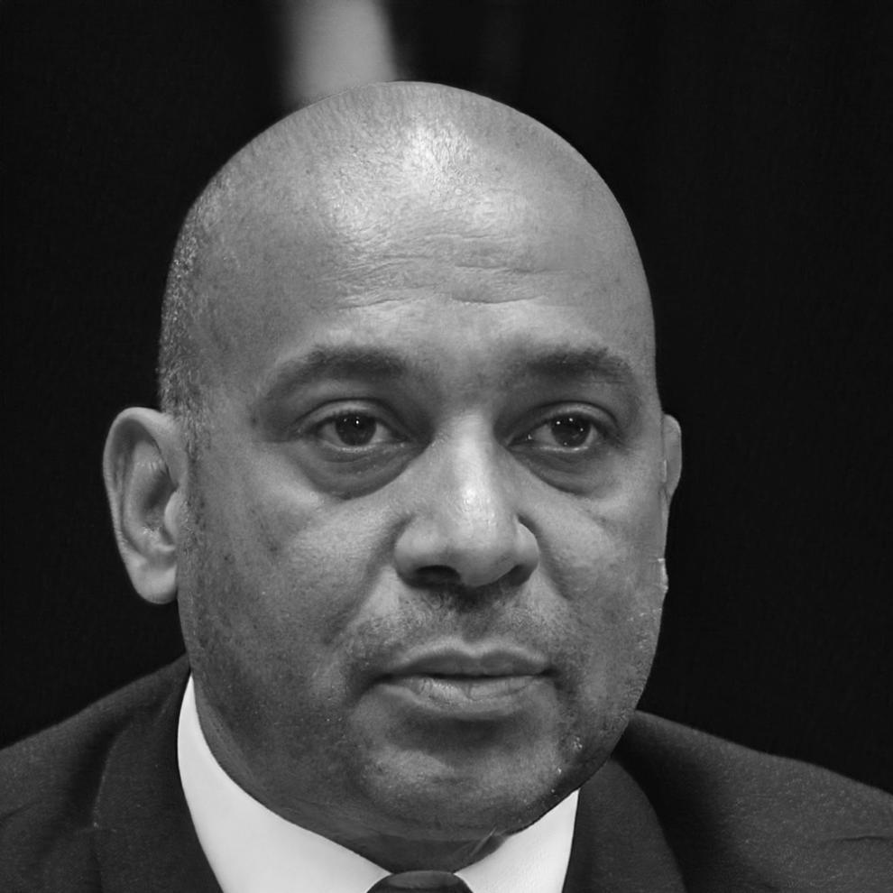 Finanzexperte mit langjähriger Erfahrung in der Vermittlung von Finanzbildung